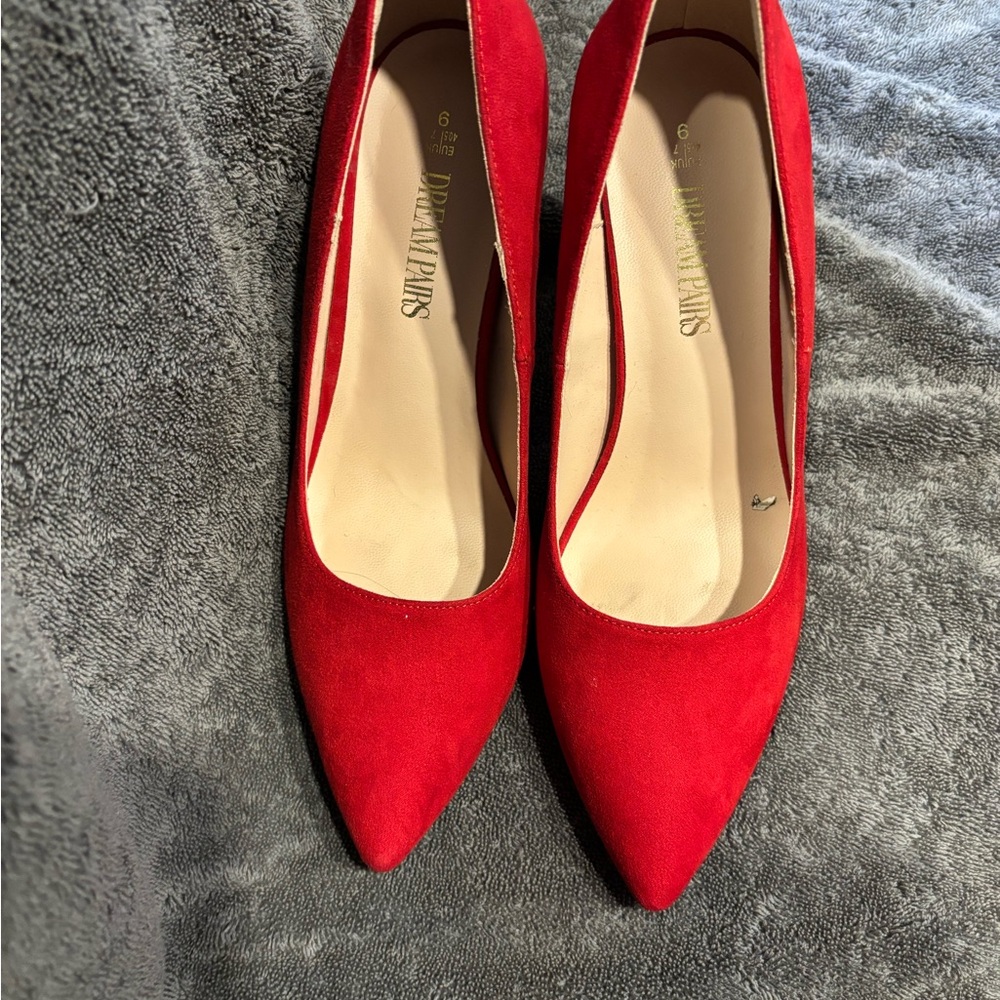 Elegant Red Pointed-Toe Heels